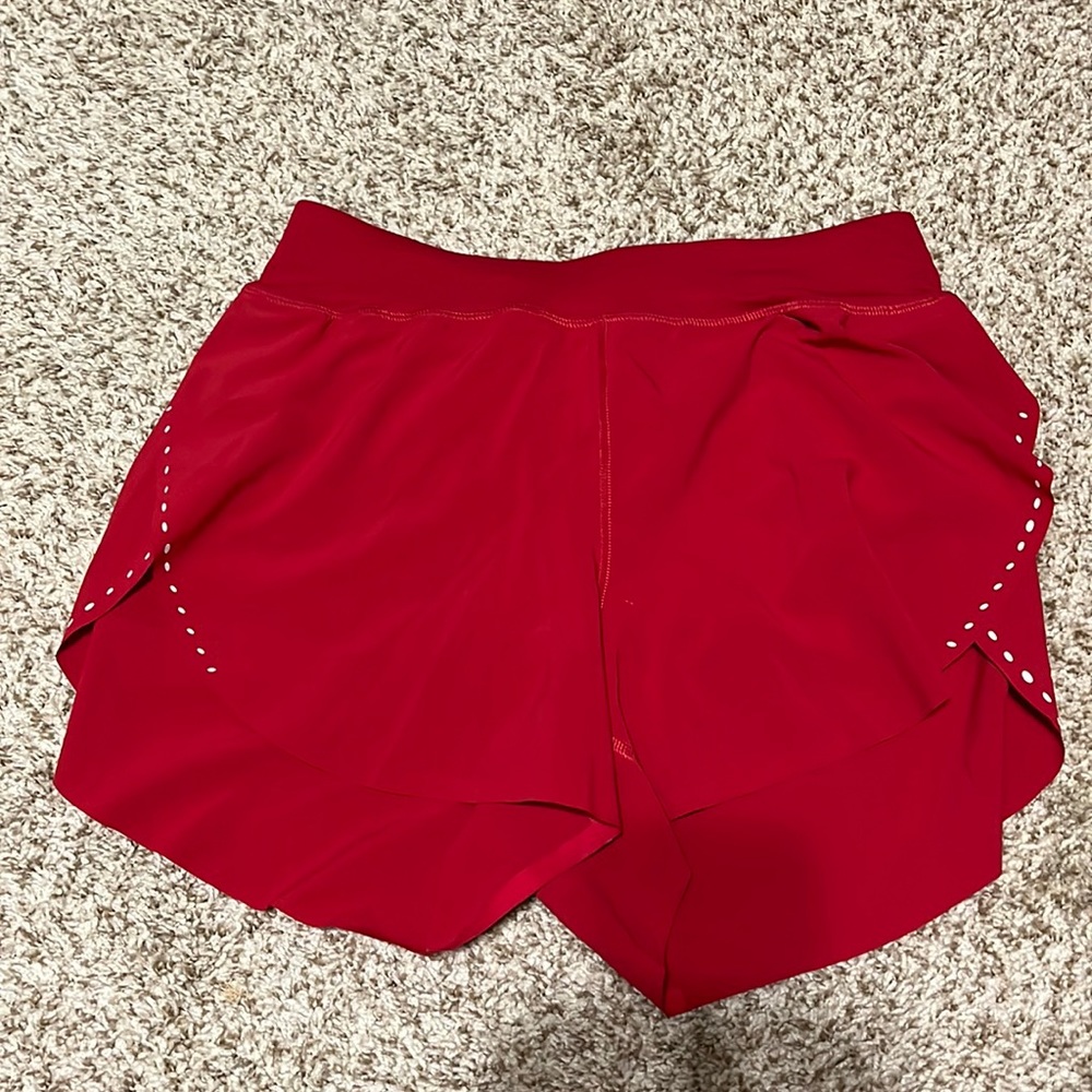 Size 4 Fast and Free Reflective High-Rise Classic-Fit Short 3"
Paid $78 USD